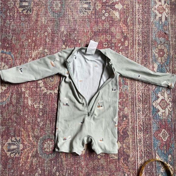 H&M 12-18 month Kids One Piece swimsuit rashguard in Green with Boat Pattern - Picture 9 of 9